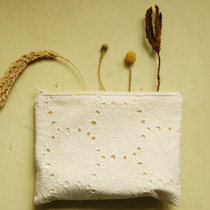 H.A.Y.T FLOWERS LACE POUCH 