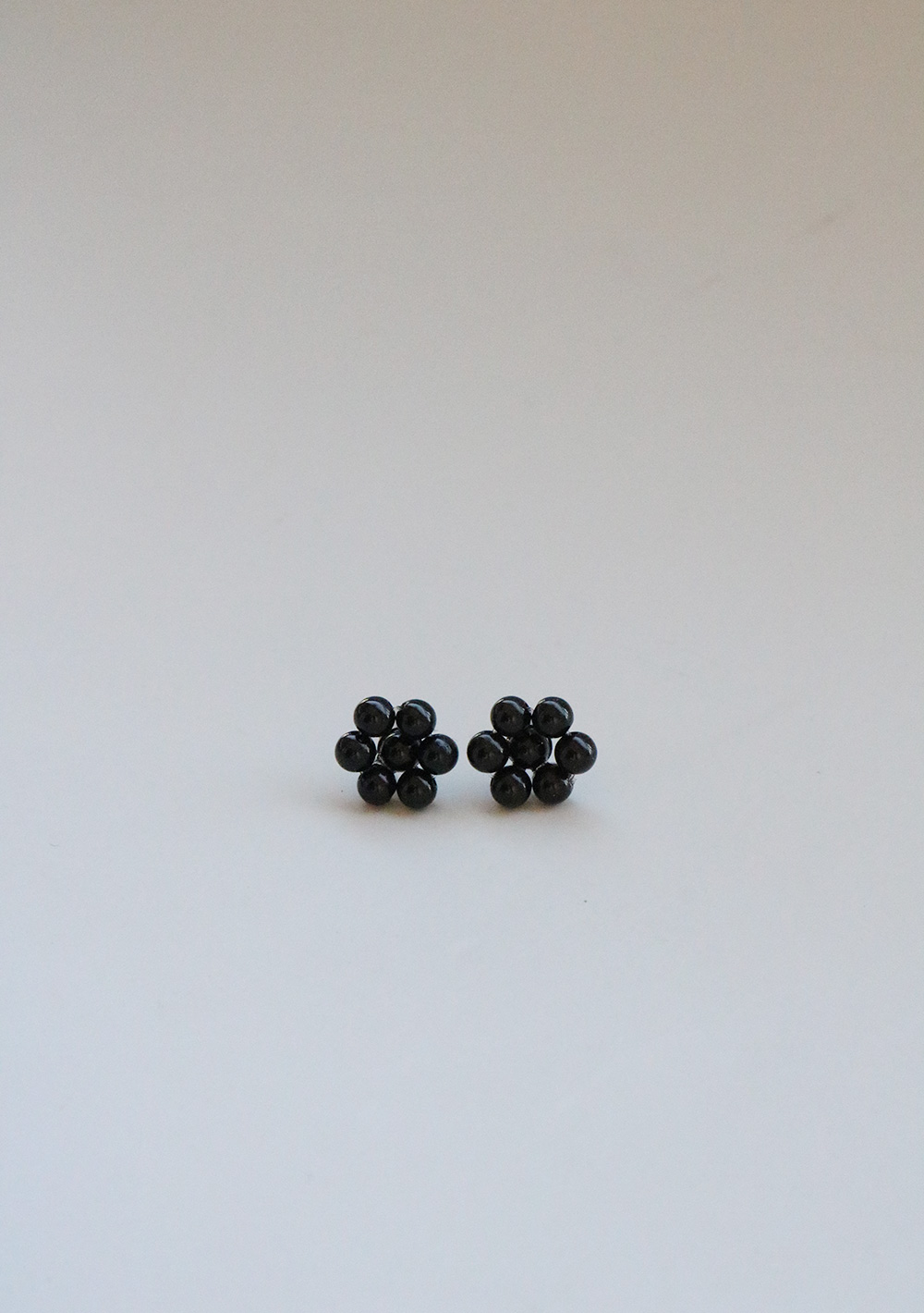 Remember,me Earring047 &quot;circle flower&quot;_all black